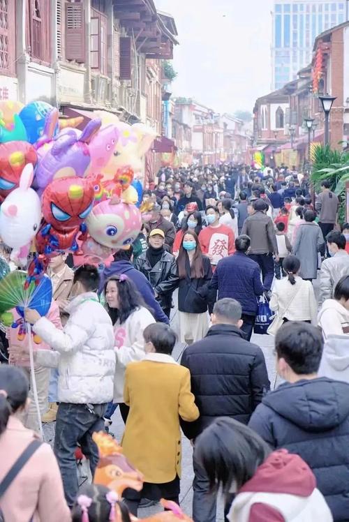 据统计,2023年春节假日,漳州市累计接待游客213.03万人次,同比增长22
